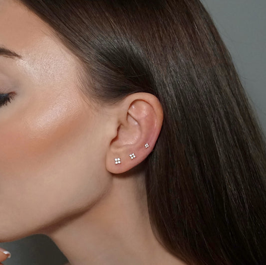 Flower Single Motive 4 Leaf Stud Earrings