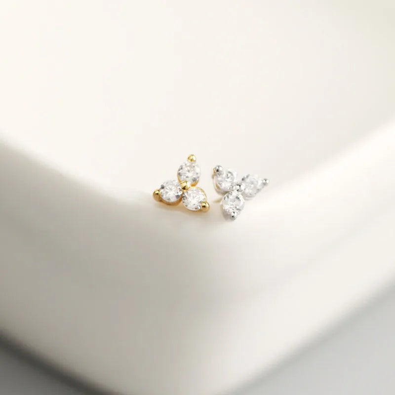 Flower Single Motive 3 Leaf Stud Earrings