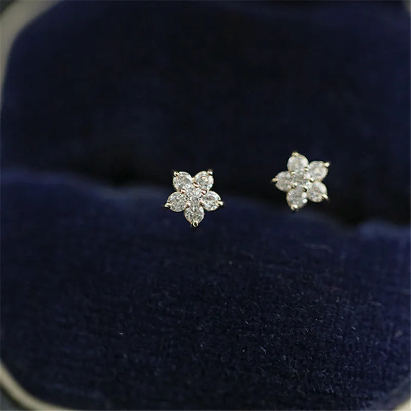 Flower Single Motive 5 Leaf Stud Earrings
