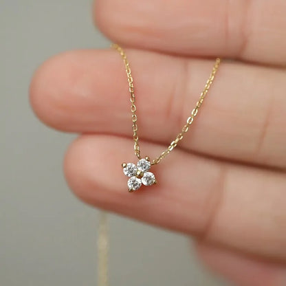 Flower Single Motive Necklace